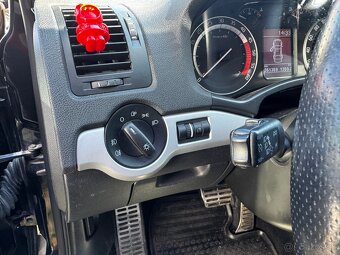ŠKODA OCTAVIA COMBI RS 2.0TDI CR DSG 125KW 170PS XENON - 13