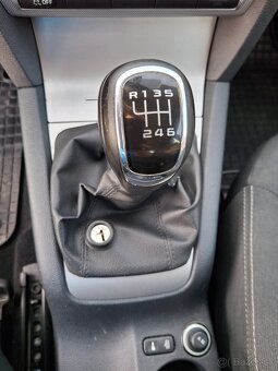 Predám Škoda Octavia Combi 2.0 TDI CR DPF Elegance - 13