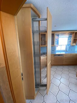 Moderná kuchynská linka so spotrebičmi - 13