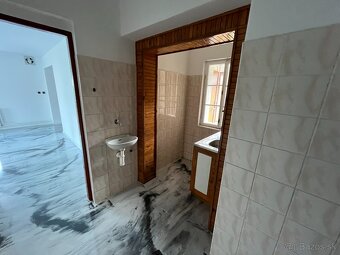 Obchodné priestory v centre obce Borský Mikuláš - 13