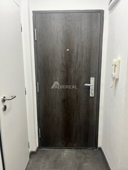 PREDAJ: 3i byt s dvoma balkónmi; 63,6 m2; Zvolen-Centrum; 16 - 13