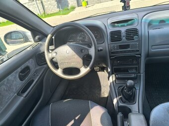 Renault Laguna 1.8 - 13