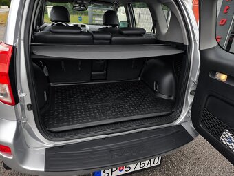 TOYOTA RAV4 2.0VVT-i 4WD BENZÍN - 13