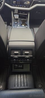 VW Touareg 3,0 TDI V6 SCR 286k 4Monitor 210KW DPH - 13