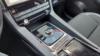 Jaguar F-Pace 2.0D I4 132kW AT8 AWD R-Sport - 13