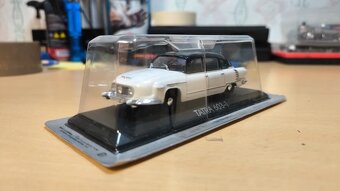 Kultovní auta ČSSR + Legendární automobily minulé éry v 1:43 - 13