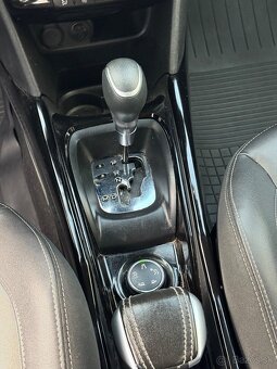 Peugeot 2008 1.2 PureTech ALLURE Automat - 13