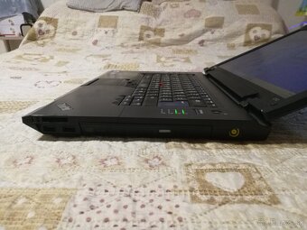 Lenovo. i3 4x2,4 GHz. SSD 128 GB. 15,6“. 8GB. Nová baterka. - 13