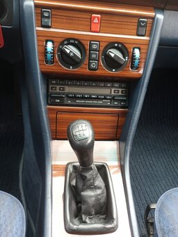 Mercedes Benz 220E W124 - 13