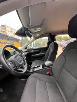Volvo XC40 T4 190k Momentum AWD A/T - 13