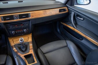 BMW Rad 3 Touring 320 d - 13