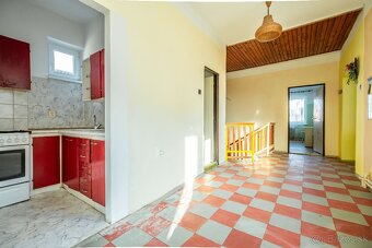 5-izbový RD v obci MADUNICE,o výmere 240 m2, pozemok 706 m2 - 13