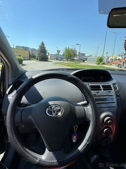Predám Toyota Yaris 1,33 VVT-i / top stav - 13