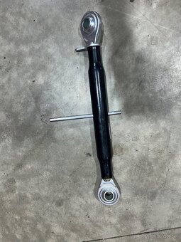 V ponuke  rôzne hydraulicke diely - 13