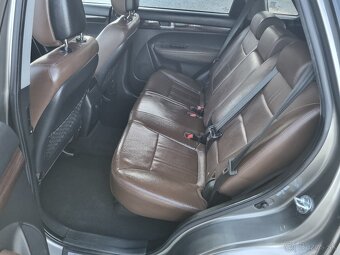 KIA SORENTO 2,2CRDi 4x4  7.MIESTNE - 13