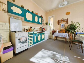 Znížená cena. Na predaj rodinný dom s veľkým pozemkom v... - 13