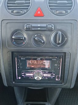 Predám Volkswagen Caddy 1.9 TDI 77 KW r.v.2009.Ohrev,7-miest - 13