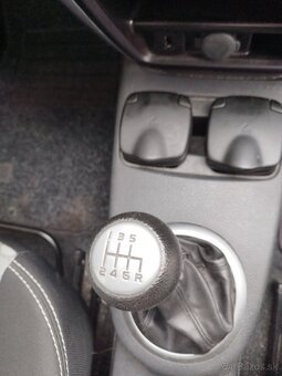 Suzuki SX4 2.0DDIS  rok-2014, 2xklič,navigace - 13