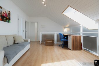 Jedinečná rodinná vila v meste Dolný Kubín s krásnym pozemko - 13