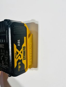 Držiaky Bateriek a Náradia Milwaukee a Makita - 13