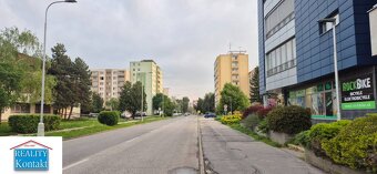 Na PREDAJ prerobený 2 izbový BYT s balkónom- širšie CENTRUM  - 13