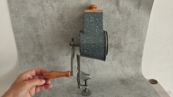 Velmi starý krásný velký mlyncek na strouhanku IDA - 13