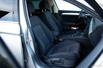 Volkswagen Passat Variant 2.0 TDI BMT Trendline - 13