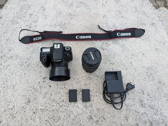 Canon EOS 77D + 50mm f/1.8 + 18-135mm f/3.5-5.6 - 13