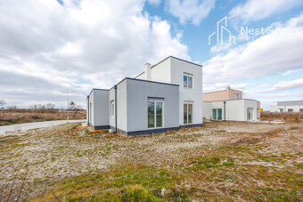 PREDAJ NOVOSTAVBA 4-IZBOVÝ DVOJPODLAŽNÝ RD, POZEMOK 300m2 - 13