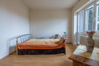 REZERVOVANÉ Na predaj 5 izbový rodinný dom s malým pozemk - 13