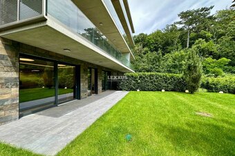 UNIQ-átny veľkometrážny 5iz byt s nádhernou záhradou v Horsk - 13