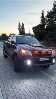 Toyota Hilux - 13