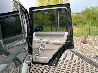 Jeep Commander 3.0 CRD V6 Limited A/T - 13