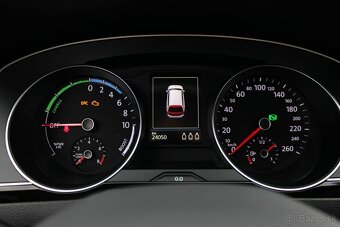 Volkswagen Passat Variant GTE 1.4 TSI DSG / AJ NA SPLÁTKY / - 13