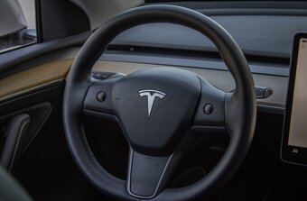 Tesla Model Y Long Range 378kW - 13