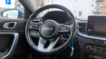 Kia Ceed SW 1.5 T-GDi Silver 118kW 6/2022 29000km TOP - 13