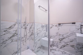 PREDAJ Luxusný 2 izbový byt 74m2 + 41m2 terasa, Staré Mesto - 13