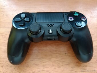 Playstation 4 - 13