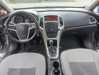 Opel Astra SPORTS TOURER - 13