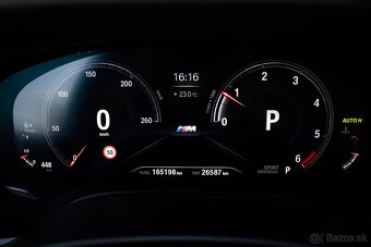 BMW 520d Touring Luxury Line, Pano, El. ťažné, Po servise - 13