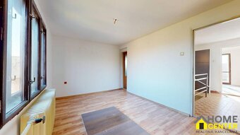 NA PREDAJ 5 IZBOVÝ POSCHODOVÝ DOM V CENTRE OBCE, IŽA, OKRES - 13