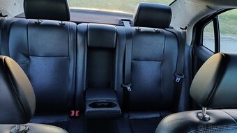 Ford Mondeo Ghia 2.0 TDCi - 13