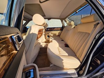 Jaguar Daimler XJ40 - 13