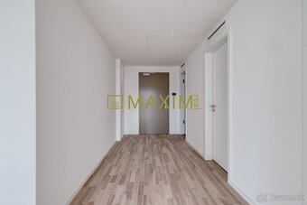 3 izbový apartmán s 2 balkónmi a parkingom v projekte Metrop - 13