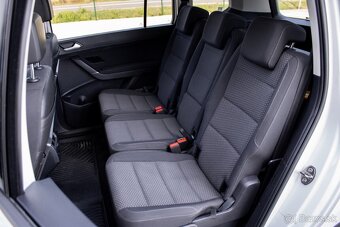 Volkswagen Touran 1.6TDI SCR Comfortline - PANO, ACC - 13