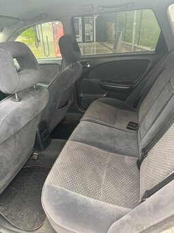 Toyota Avensis 2.0 D-4 - 13