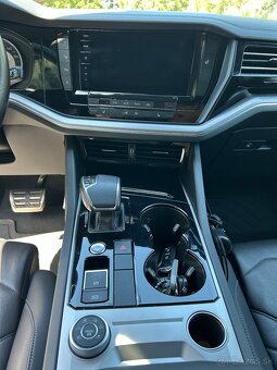 Touareg 3.0 V6, 286k R-Line - 13