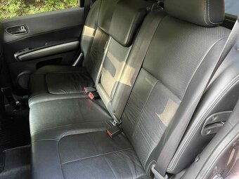 Nissan X-Trail 2.5 - 13