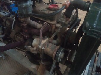 Traktor so silnou hydraulikou - 13