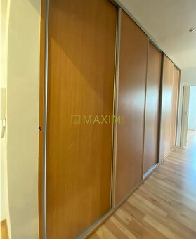 Ponúkame na predaj 3- izbový byt na Dlhých Dieloch na ulici  - 13